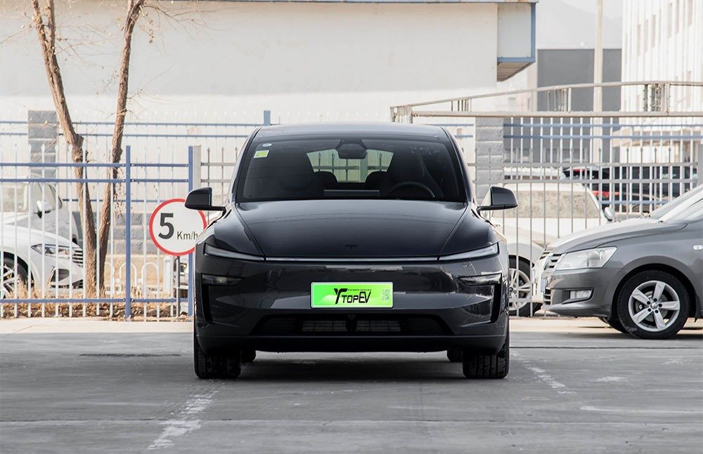 imgi_3_1_3(70) Tesla Model Y L 2026– Ready for Export From China | Chinese Vehicle for Sale Canada - Image 1