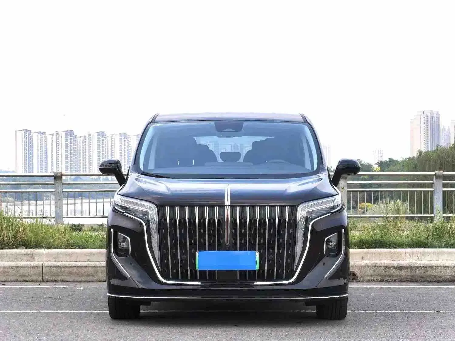imgi_83_Used-2025-Hongqi-Hq9-Phev-220km-Range-Auto-Car-Used-Car-Hybrid-C 2026 Hongqi Hq9 Phev 220km Range– Wholesale Price From China | New Energy Car From China - Image 1